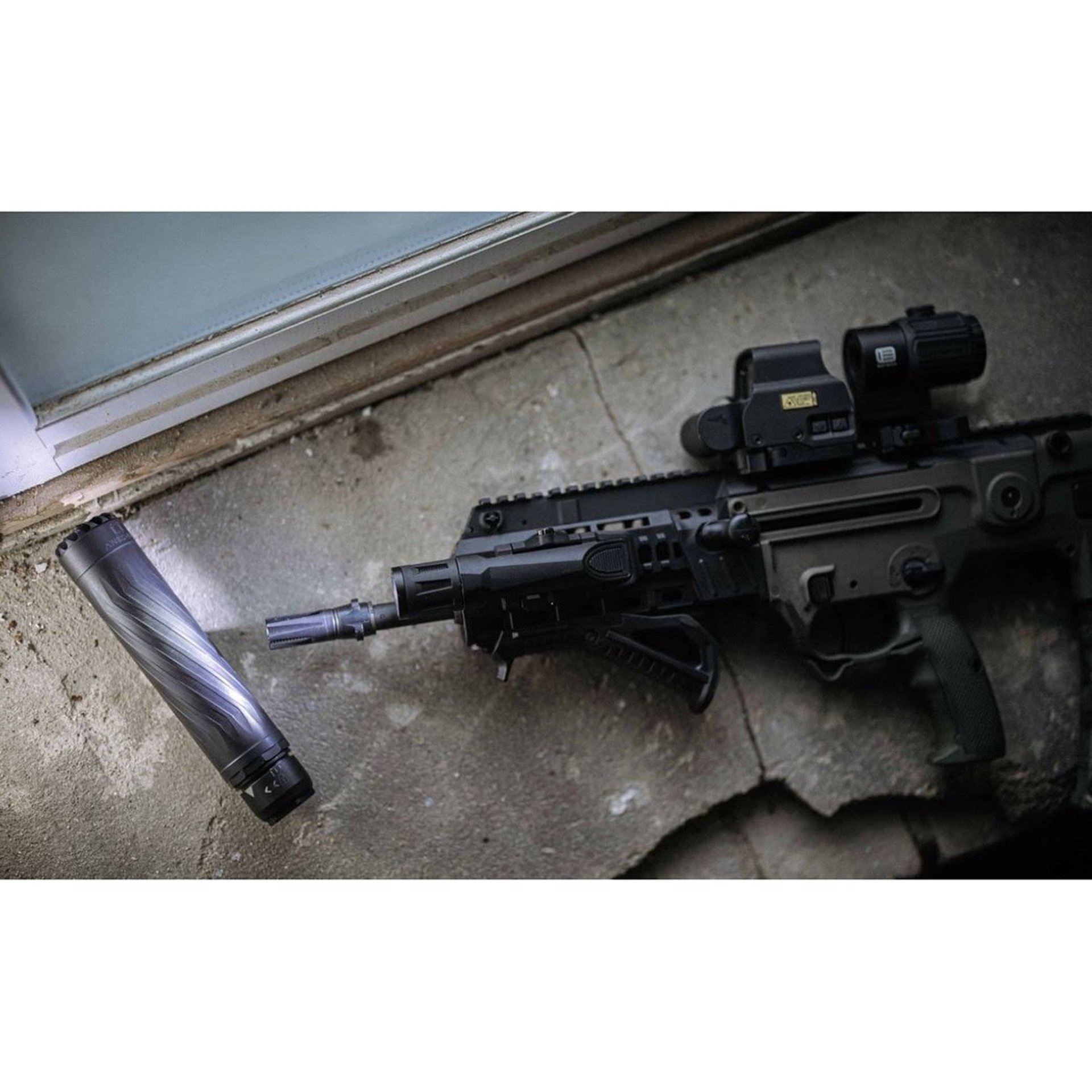 Scorch 9mm 3-Prong Flash HDR for Breek-LOK 3QD 1/2x28"