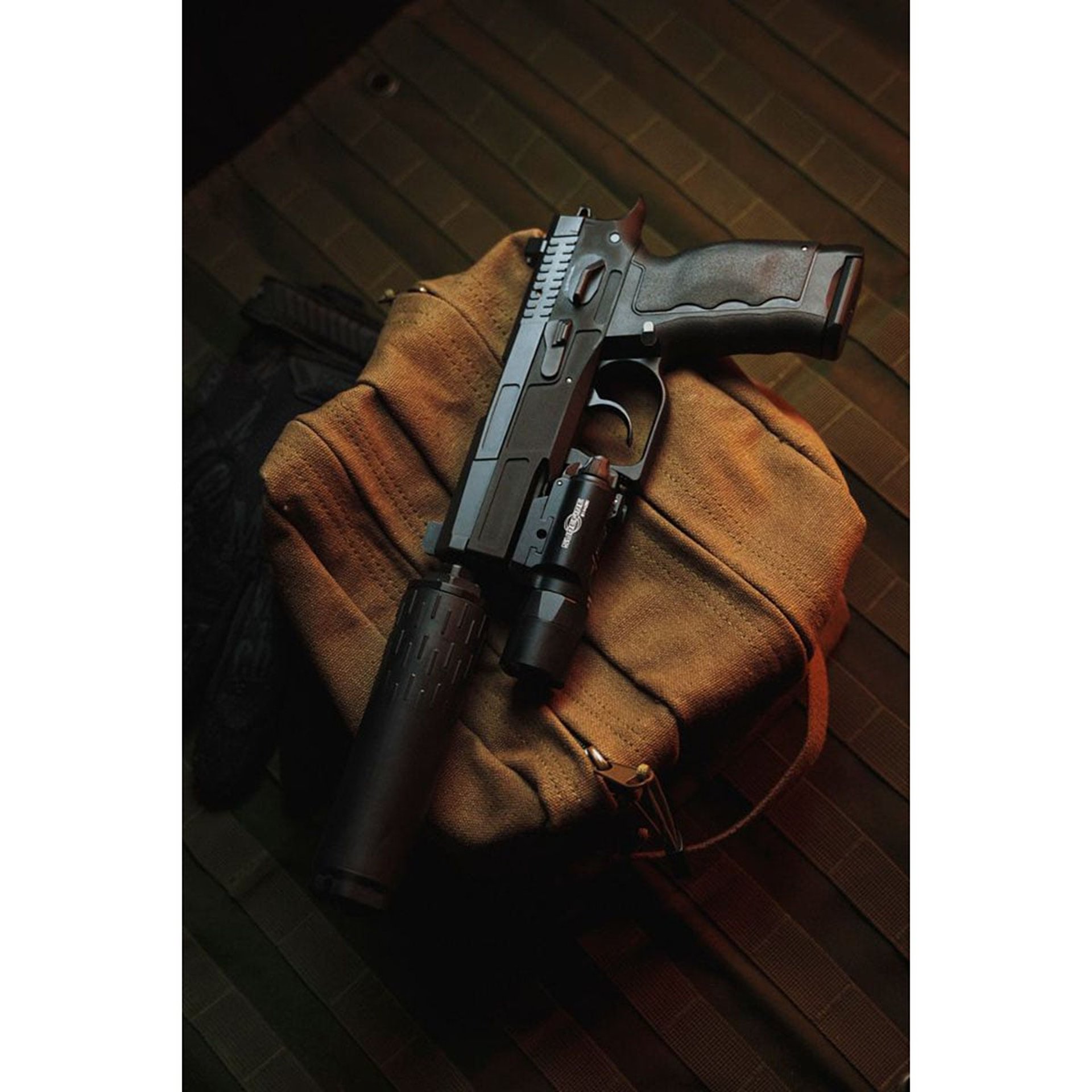 FLOW 9k Ti Multi Cal HUB Compatible Pistol Suppressor Black
