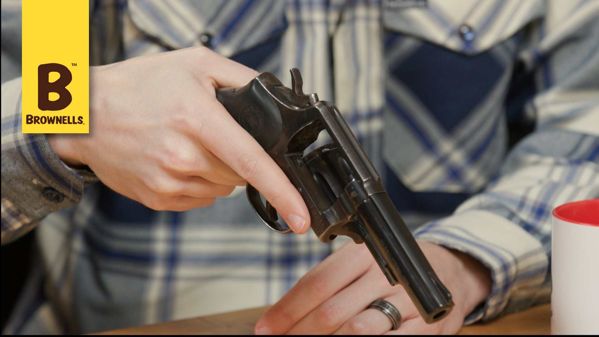 0042-23 Smythbuster - Flipping Revolvers Shut_Thumb