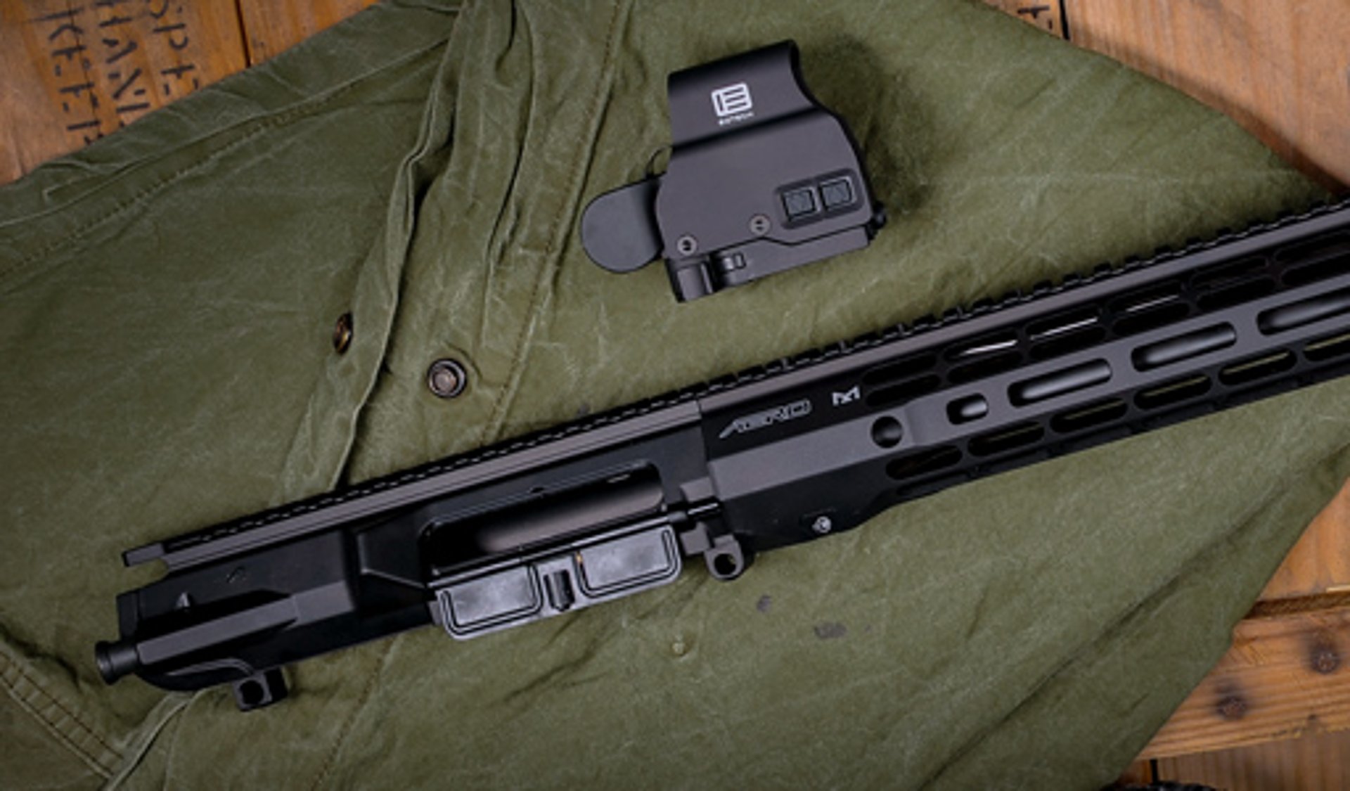 MemorialDay Images_512x300_NoDot_Aero M5Upper_EXPS2 RedDot